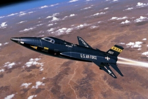 世界上最快的飞机排行榜，X-15(7274千米/小时)力压“黑鸟”成第一