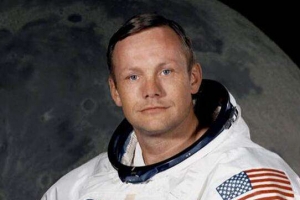 世界上第一个登上月球的人，美国宇航员阿姆斯特朗（被称为骗局）