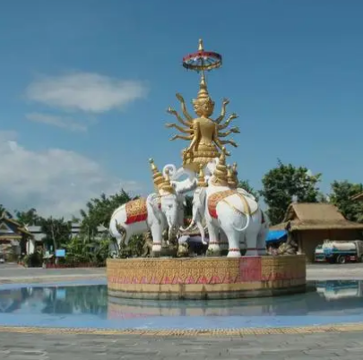 瑞丽边寨喊沙风景区