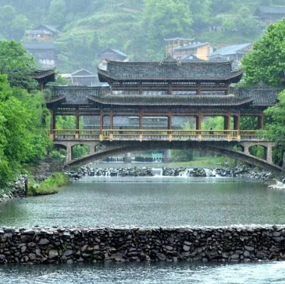 西江千户苗寨风雨桥