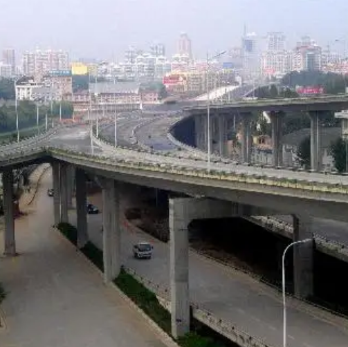 拉會(huì)高架橋