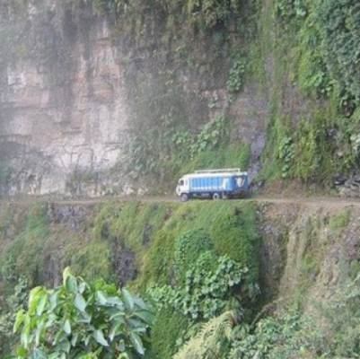 玻利維亞北永加斯山路