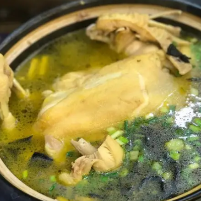 黄精石耳炖土鸡