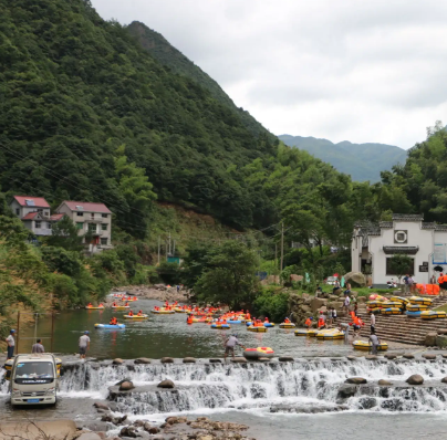 衢州药王山漂流图片