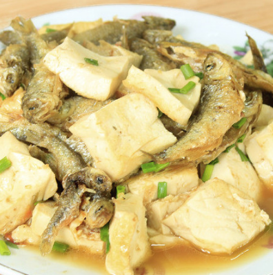 溪鱼焖豆腐