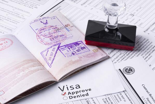 2023全球护照指数排行榜：日本有所下降，新加坡通行192个国家