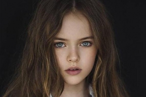 世界第一美少女仅9岁 颜值超高名副其实的世界嫩模