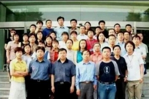世界上最恐怖的畢業(yè)照，細思極恐的詭異之處