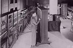 世界上第一台计算机，约翰·阿塔那索夫发明(30余吨/170平方米)