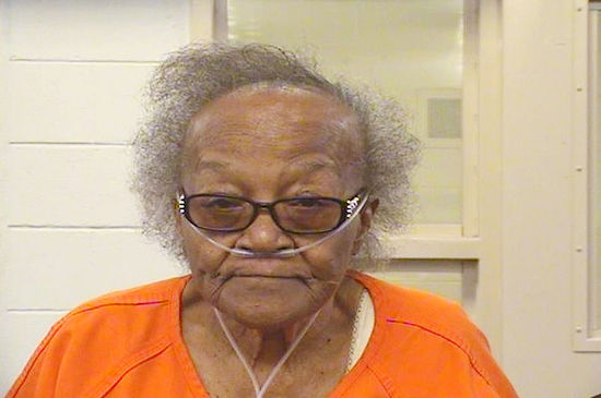 女毒贩狱中收百封情书 世界各地女毒枭香艳盘点(2)