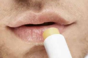 男士潤唇膏排行榜前十名：依泉特潤唇膏第3 第9防曬修護