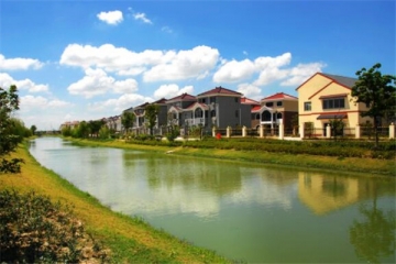 全国十佳小康村排名，华西村被誉为华夏第一村，浙江两处上榜
