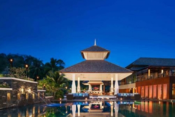 普吉岛十大最美酒店：每家酒店都紧邻美丽的海滩