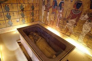 世界十大最珍贵宝物:英国王室珠宝上榜 这个国家有个钻石库