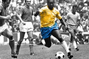 巴西足球历史十大球星：贝利上榜，第一名是名气响当当的他