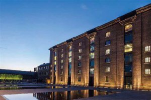 全球十大最佳時裝學校 中央圣馬丁斯第一金斯頓僅第五