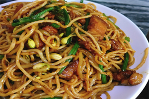 昆明十大小吃快餐店排行榜：麗緣花椒雞上榜，二老甜白酒第七