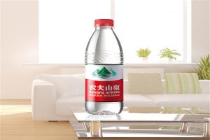 中國礦泉水排行榜前十位：娃哈哈第三，昆侖山上榜