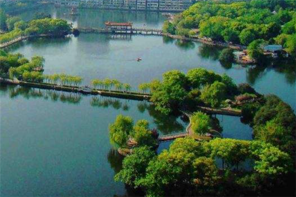 南昌十大免费景点：秋水广场上榜，第十是著名风景湖 (图10)