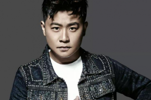 賀一航最好聽(tīng)的歌曲top10：《請(qǐng)先說(shuō)你好》上榜，第二火爆全網(wǎng)