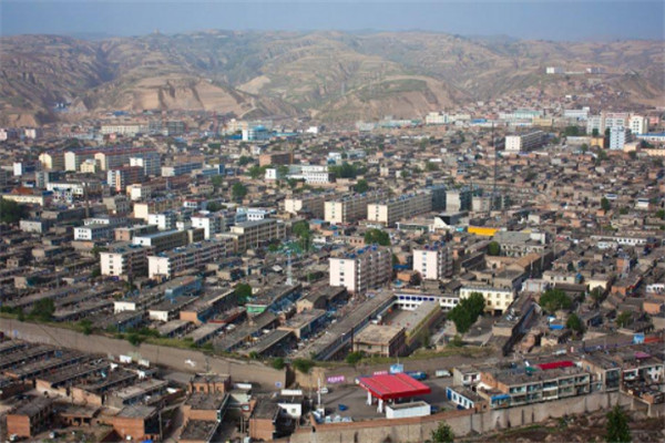 4平方千米偏关县是一座位于山西省忻州市西北部的县级城市,这座县城旗