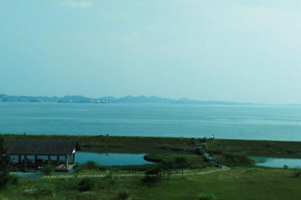 中国十大淡水湖排行，巢湖上榜，第二曾号称八百里洞庭（巢湖是我国第几大淡水湖）