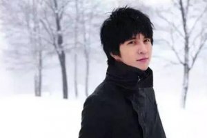薛之謙十大經(jīng)典歌曲 《認真的雪》第一，《丑八怪》上榜