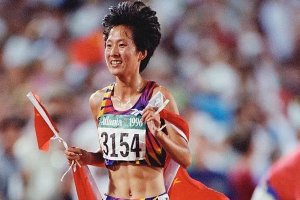我国十大跑步奥运冠军：刘翔在榜，第一王军霞