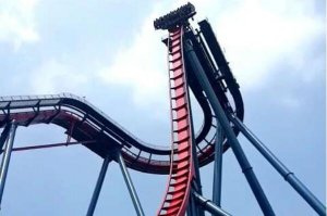 上海欢乐谷最刺激十大项目，过山车项目上榜多处，第三是木质过山车