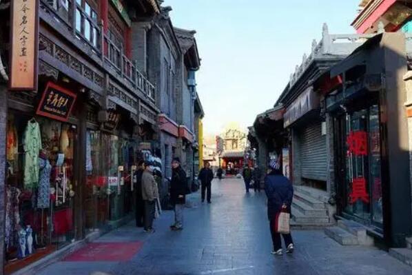中国十大知名美食街，回民街上榜，第一是北京最古老街区之一（北京回民小吃街）