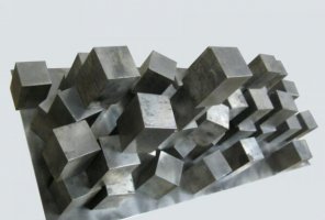 全球產量最高的十種金屬，銅上榜，第一是工業黑色金屬之一