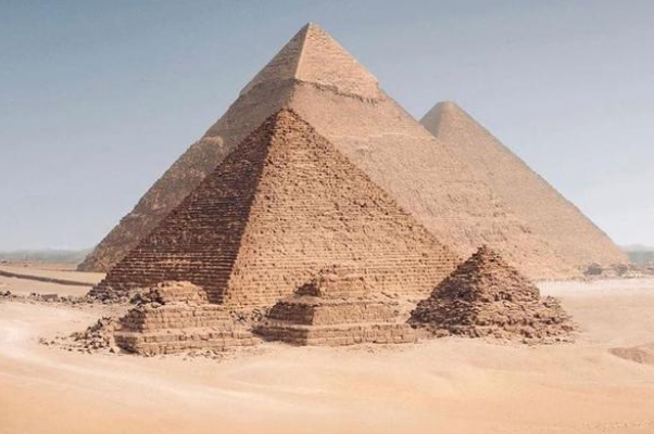 世界最惊人十大建筑，第一是埃及金字塔，比