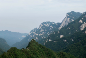 河南省最高的山峰排名前十，老君山上榜，第一名氣最小