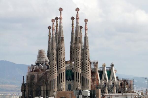 世界十大最美地标建筑-圣家族大教堂上榜(巴塞罗那地标建筑)