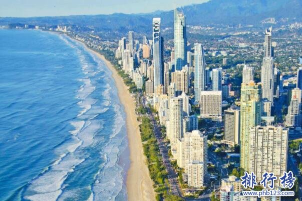 世界十大海滩-澳大利亚黄金海岸上榜(适合冲浪和滑水)
