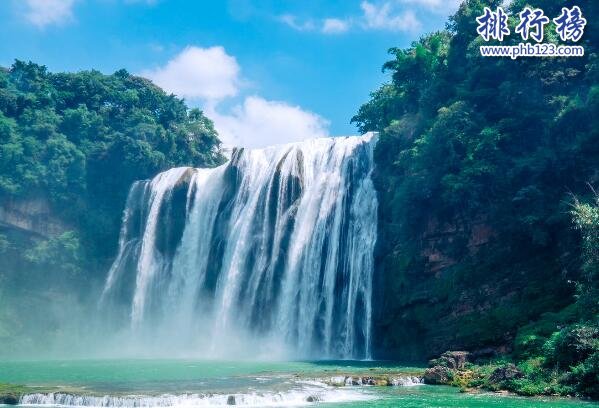 贵州十大最好玩的地方-黄果树瀑布上榜(水势非常浩大)