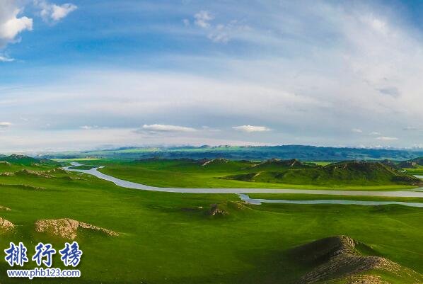 新疆十大最佳旅游景点-喀纳斯湖上榜(被誉为人间仙境)