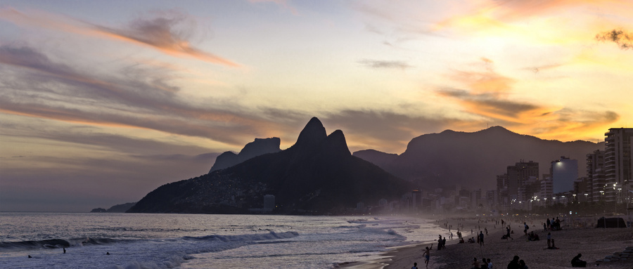 里约热内卢海滩旅游攻略(欣赏海滨风光)
