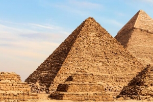 吉萨金字塔旅游笔记：埃及象征，历经多代法老形成规模