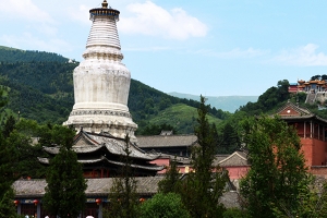 五台山旅游指南：中国佛教道场，历朝历代多位皇帝来此参拜
