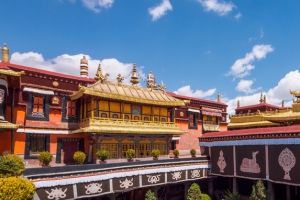 大昭寺游览攻略大全：藏民们心目中的圣地，来感受寺庙的岁月痕迹