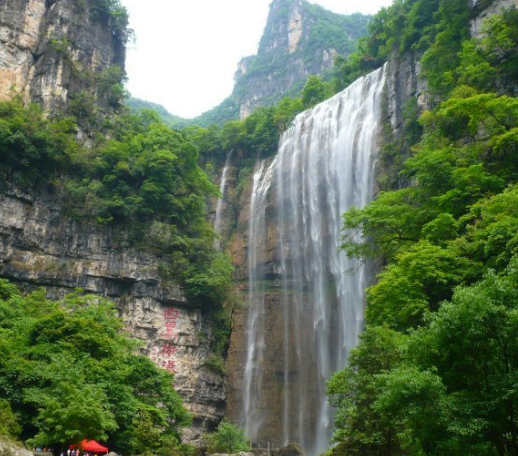 宜昌三峡大瀑布