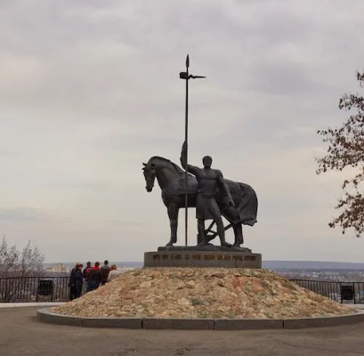 Monument First Settler