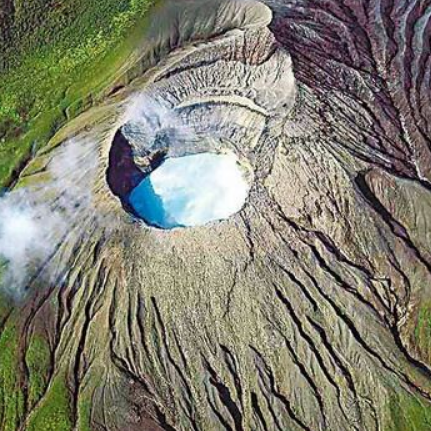 伊拉苏火山