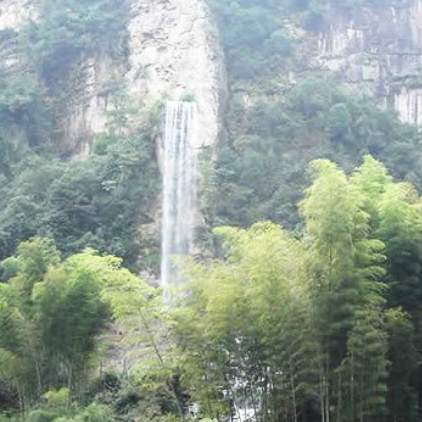 寶峰飛瀑(寶峰湖)