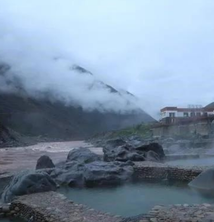 米拉山温泉
