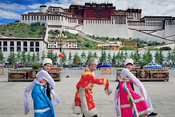 西藏旅游跟团报价是多少