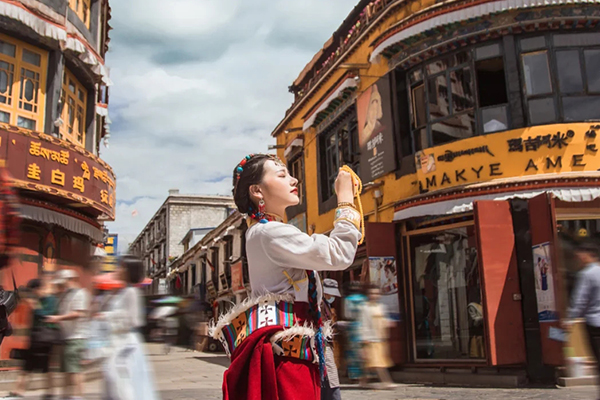 8月去西藏旅游多少钱
