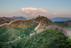 世界最长的防御城墙：八达岭长城(全长超1300多里)