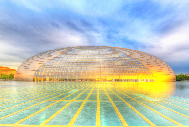 世界最大的穹顶建筑：国家大剧院(为北京市地标性建筑)
